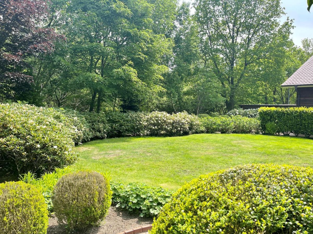 Landhaus Am Wald Mit Garten Mit 1 Schlafnische Und 1 Schlafzimmer Aurich Exterior foto