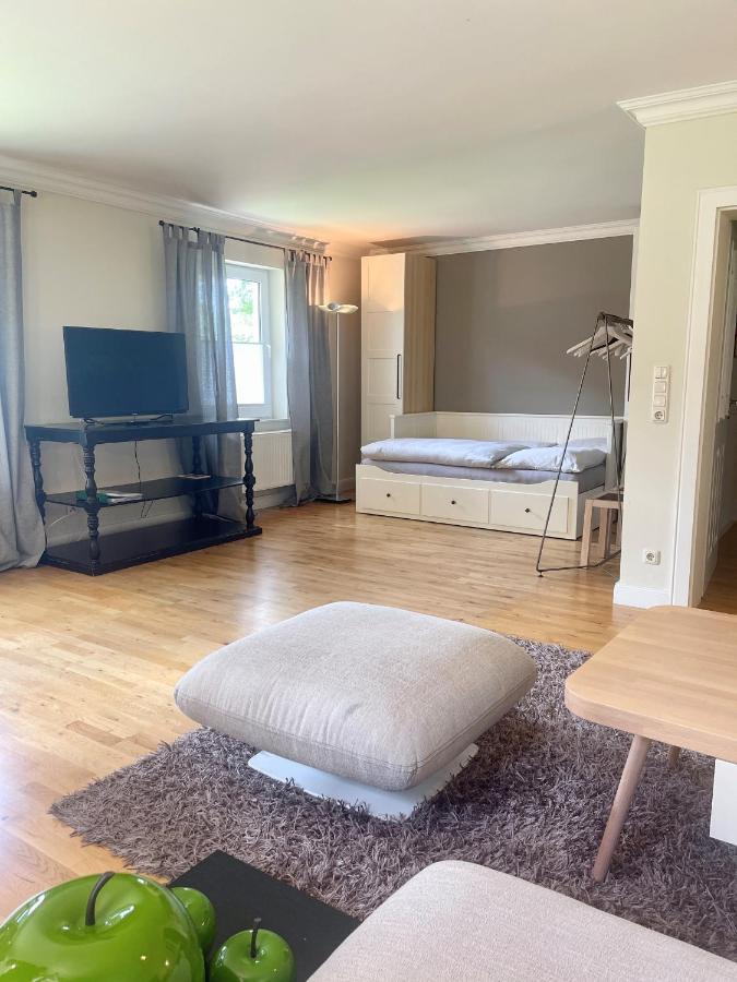 Landhaus Am Wald Mit Garten Mit 1 Schlafnische Und 1 Schlafzimmer Aurich Exterior foto