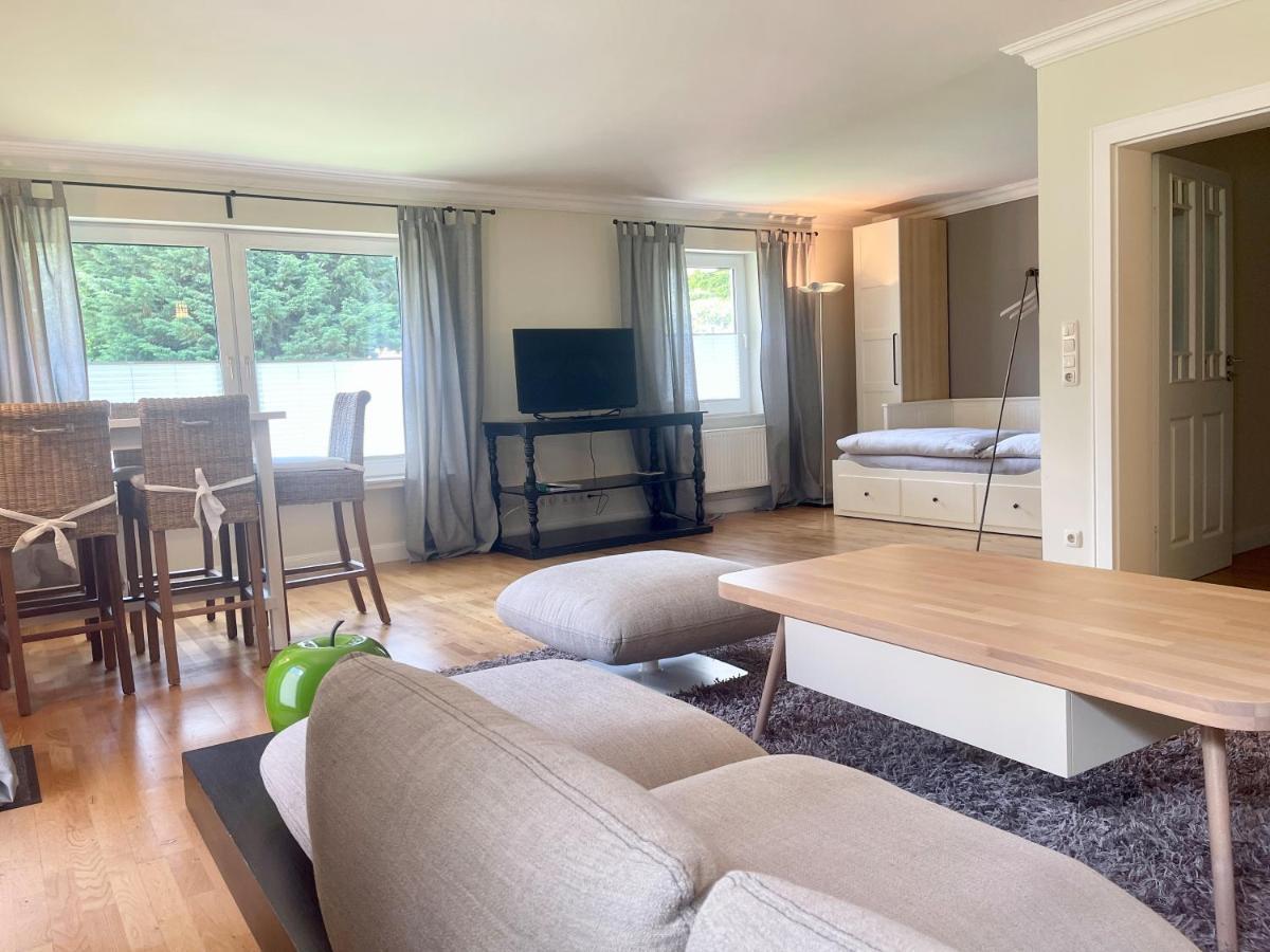 Landhaus Am Wald Mit Garten Mit 1 Schlafnische Und 1 Schlafzimmer Aurich Exterior foto