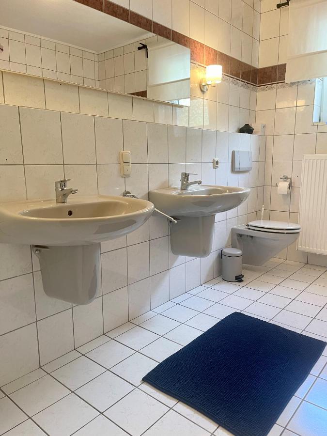 Landhaus Am Wald Mit Garten Mit 1 Schlafnische Und 1 Schlafzimmer Aurich Exterior foto